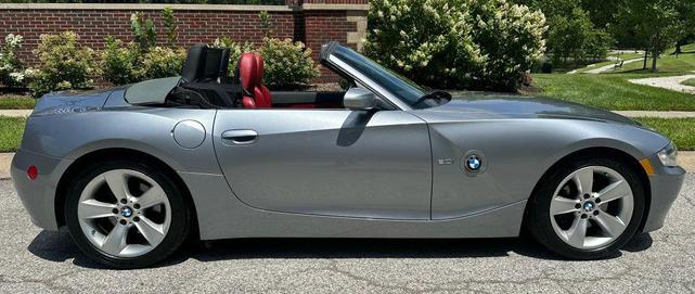 Photo of 2006 Titanium Silver Metallic BMW Z4
