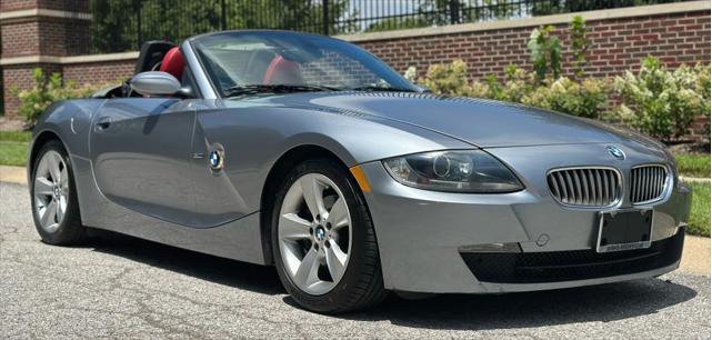 Photo of 2006 Titanium Silver Metallic BMW Z4