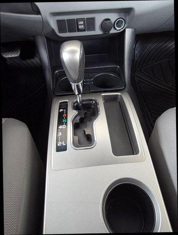 Photo of 2013 Super White Toyota Tacoma