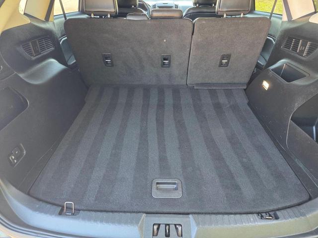 Photo of 2019 Agate Black Metallic Ford Edge