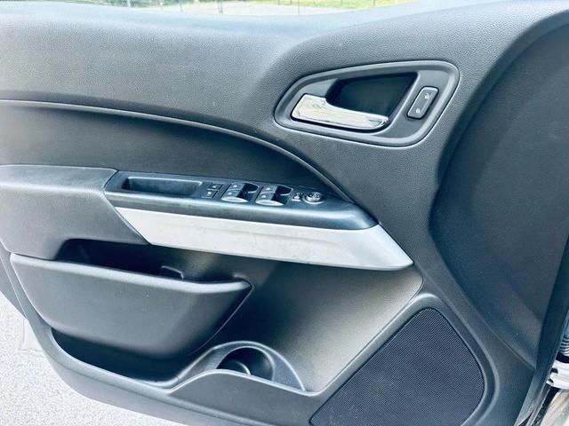 Photo of 2018 Silver Ice Metallic Chevrolet Colorado