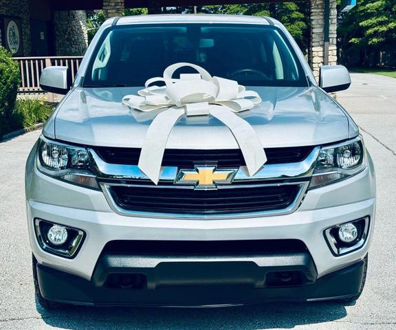 Photo of 2018 Silver Ice Metallic Chevrolet Colorado