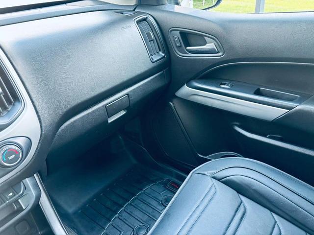 Photo of 2018 Silver Ice Metallic Chevrolet Colorado