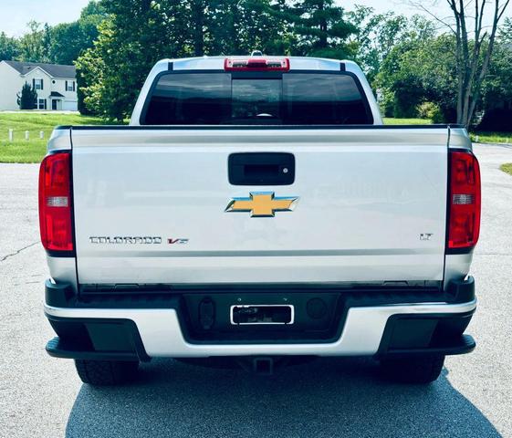 Photo of 2018 Silver Ice Metallic Chevrolet Colorado