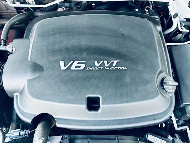 Photo of 2018 Silver Ice Metallic Chevrolet Colorado