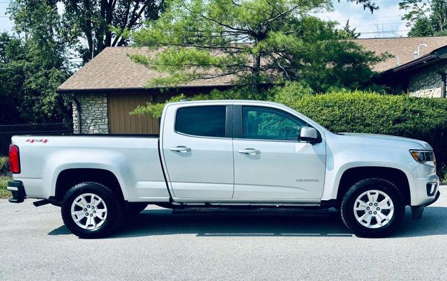 Photo of 2018 Silver Ice Metallic Chevrolet Colorado