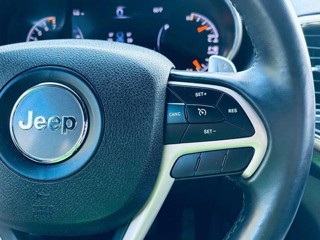 Photo of 2017 Velvet Red Pearlcoat Jeep Grand Cherokee