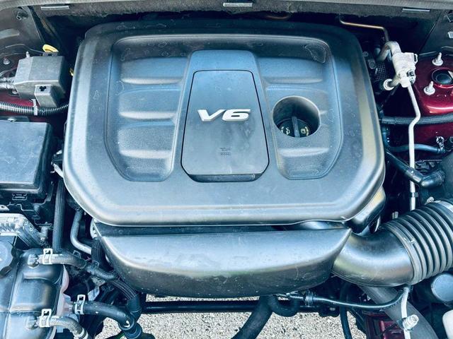 Photo of 2017 Velvet Red Pearlcoat Jeep Grand Cherokee