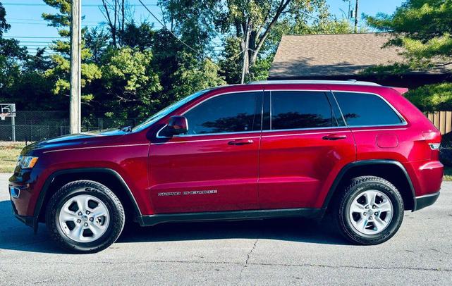 Photo of 2017 Velvet Red Pearlcoat Jeep Grand Cherokee