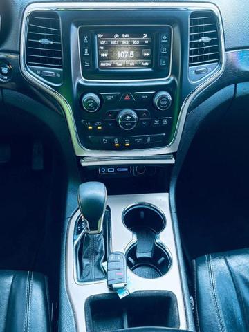 Photo of 2017 Velvet Red Pearlcoat Jeep Grand Cherokee