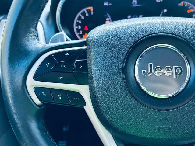 Photo of 2017 Velvet Red Pearlcoat Jeep Grand Cherokee