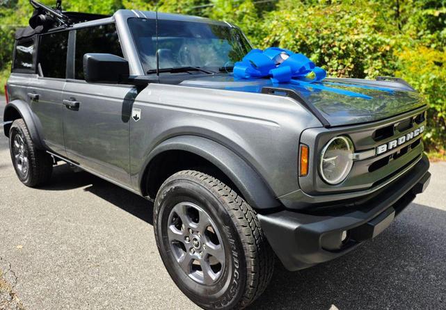 Photo of 2024 Carbonized Gray Metallic Ford Bronco