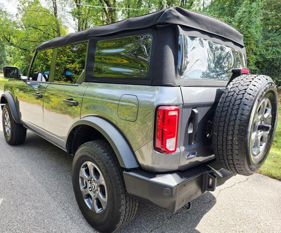 Photo of 2024 Carbonized Gray Metallic Ford Bronco