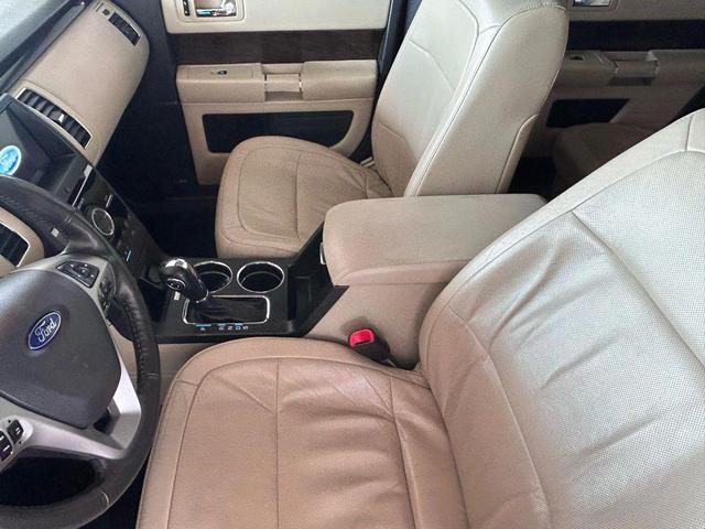Photo of 2016 White Ford Flex