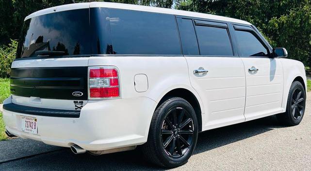 Photo of 2016 White Ford Flex