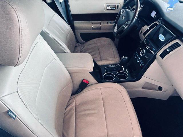 Photo of 2016 White Ford Flex