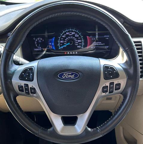 Photo of 2016 White Ford Flex