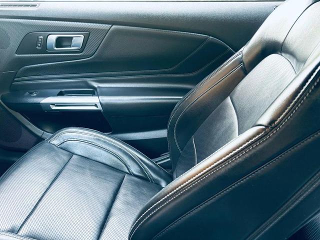 Photo of 2024 Iconic Silver Metallic Ford Mustang