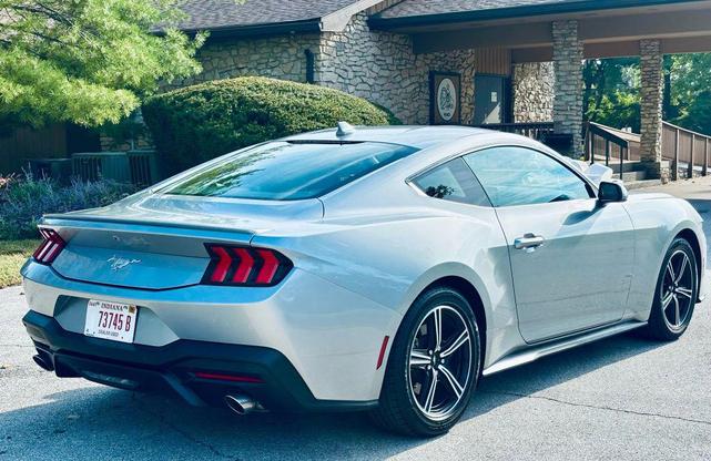 Photo of 2024 Iconic Silver Metallic Ford Mustang