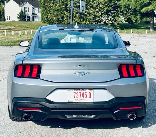 Photo of 2024 Iconic Silver Metallic Ford Mustang