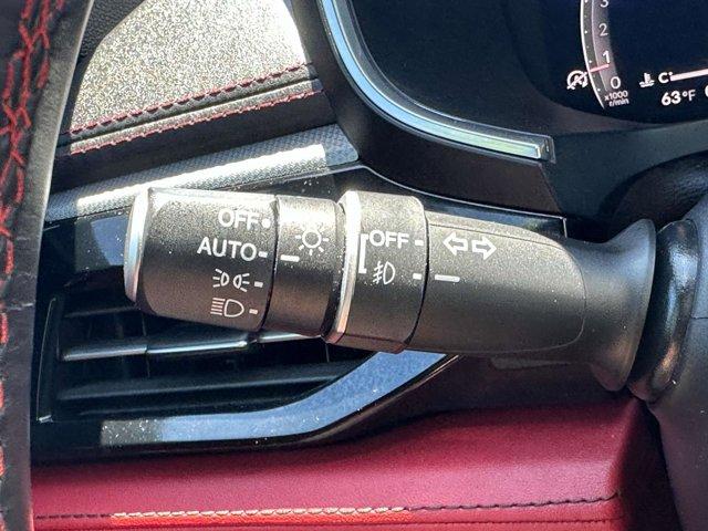 Photo of 2022 White Acura MDX