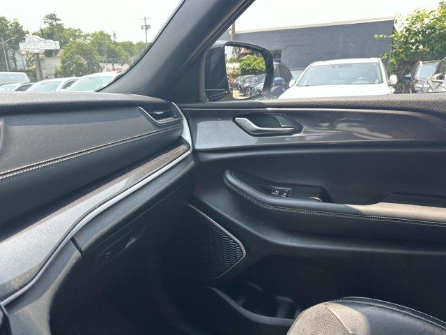 Photo of 2022 Black Jeep Grand Cherokee L