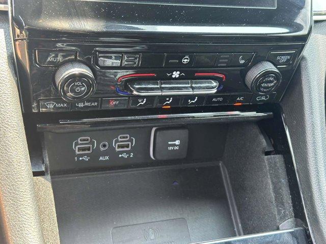 Photo of 2022 Black Jeep Grand Cherokee L