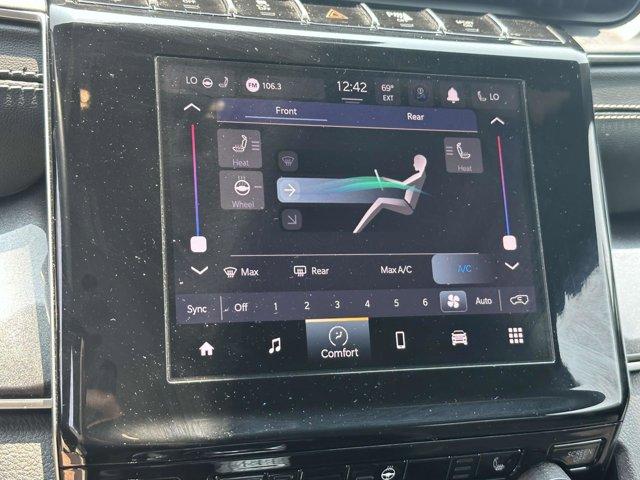 Photo of 2022 Black Jeep Grand Cherokee L