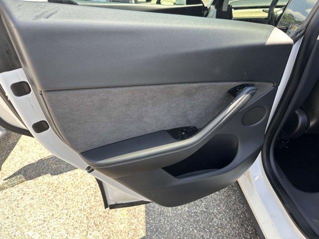 Photo of 2020 White Tesla Model Y