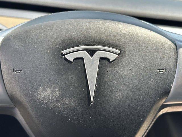 Photo of 2020 White Tesla Model Y