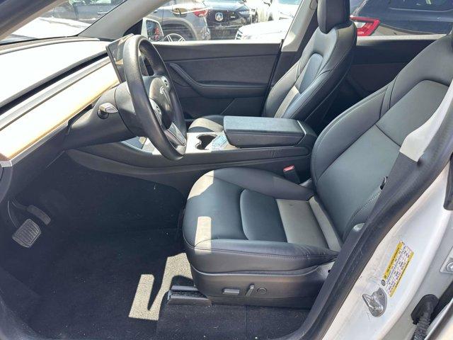 Photo of 2020 White Tesla Model Y