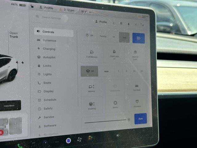 Photo of 2020 White Tesla Model Y