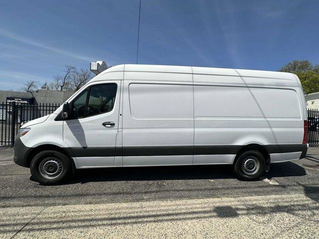 Photo of 2023 White Mercedes-Benz Sprinter 2500