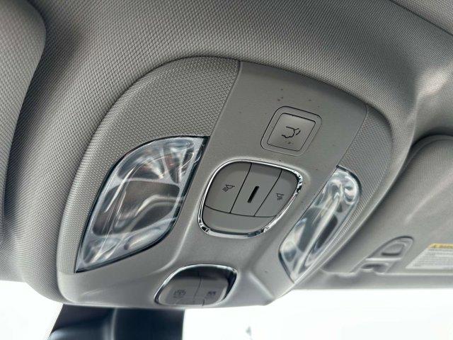 Photo of 2022 White Jeep Compass