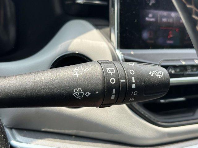 Photo of 2022 White Jeep Compass