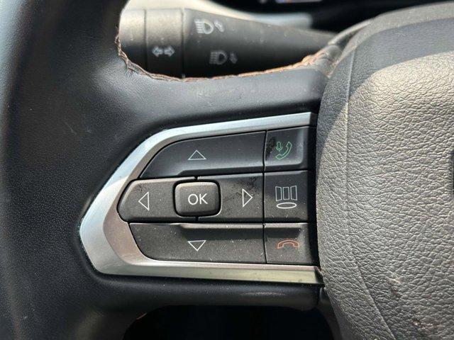 Photo of 2022 White Jeep Compass