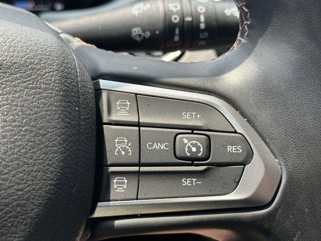 Photo of 2022 White Jeep Compass