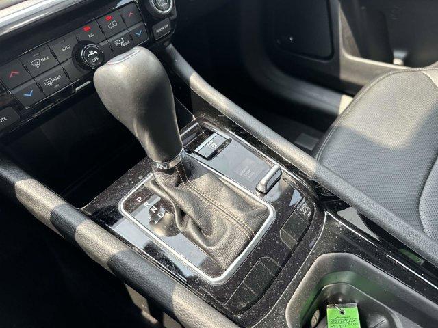 Photo of 2022 White Jeep Compass