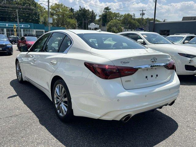 Photo of 2023 White INFINITI Q50