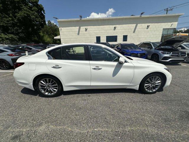 Photo of 2023 White INFINITI Q50