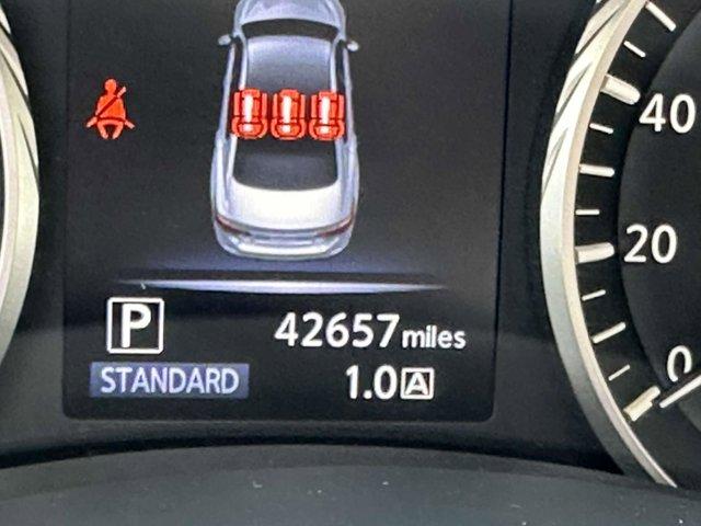 Photo of 2023 White INFINITI Q50