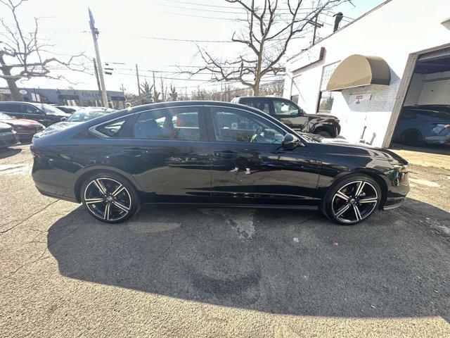 Photo of 2023 Black Honda Accord Hybrid