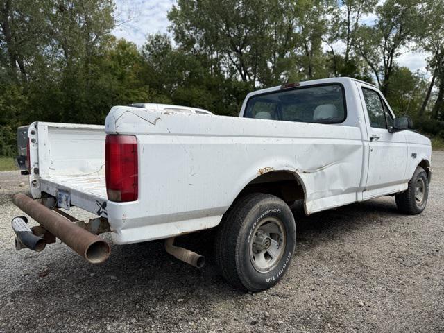 Photo of 1995 White Ford F-150