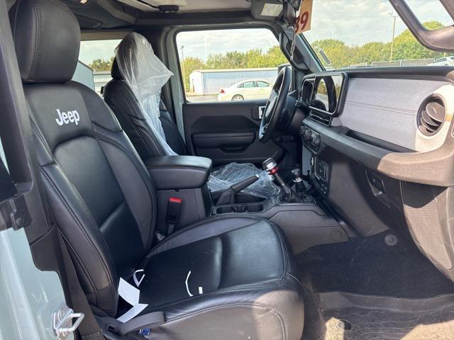 Photo of 2024 Earl Clearcoat Jeep Wrangler