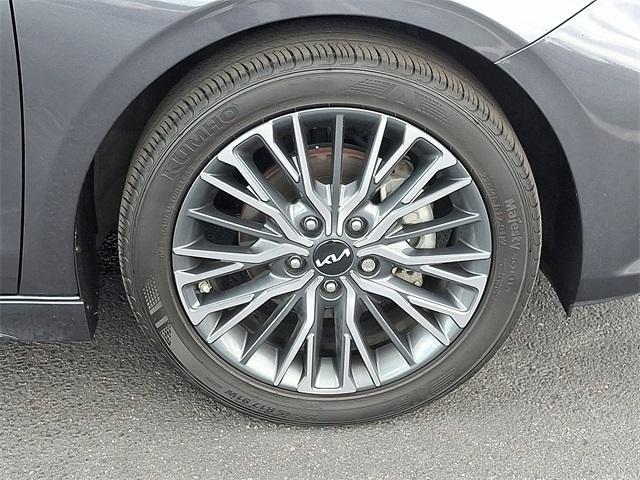 Photo of 2023 Gravity Gray Kia Forte