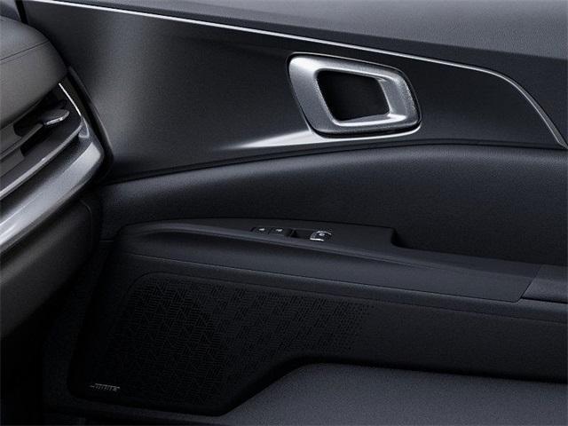 Photo of 2025 Ivory Silver Kia Carnival