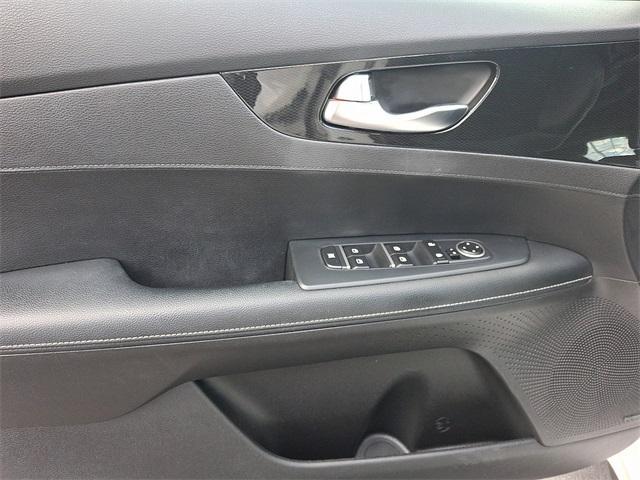 Photo of 2021 Snow White Pearl Kia Forte