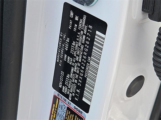 Photo of 2024 Glacial White Pearl Kia K5