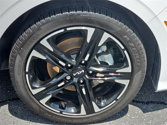Photo of 2024 Glacial White Pearl Kia K5
