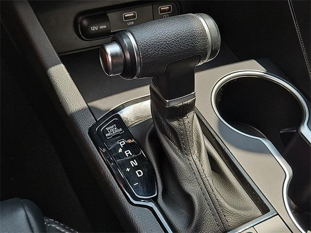 Photo of 2024 Glacial White Pearl Kia K5